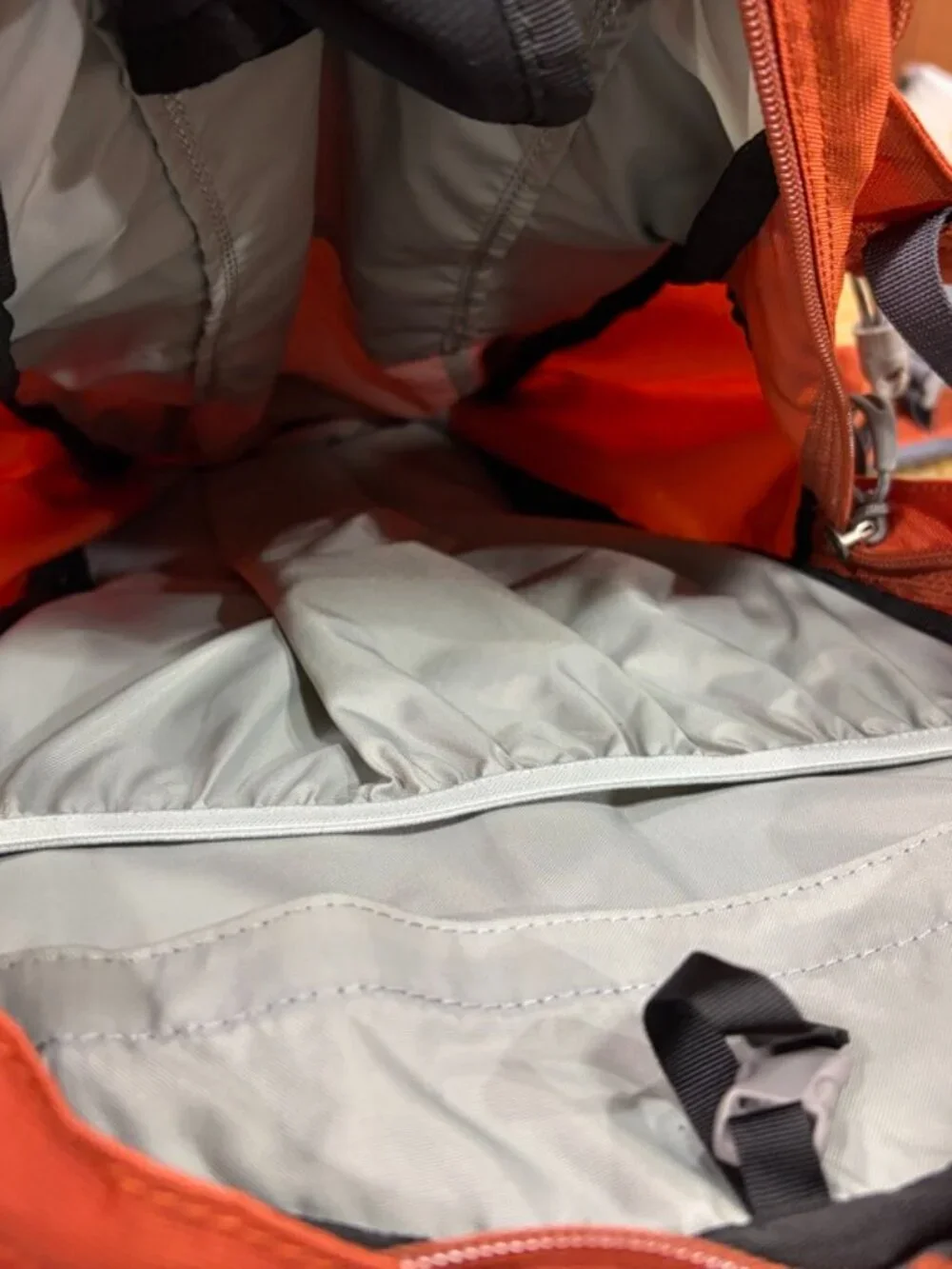 Osprey Kode 22L Backpack EUC Hiking Skiing Traveling